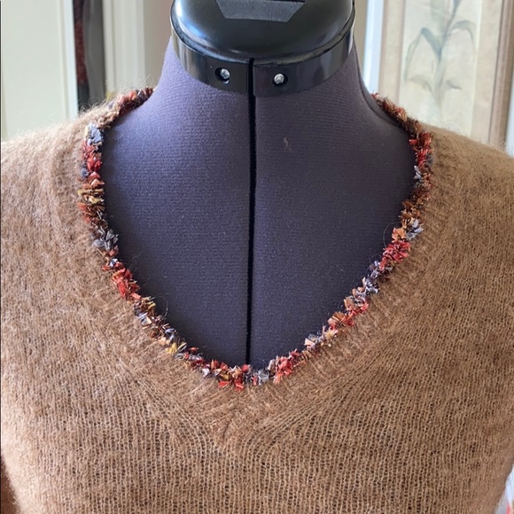 Women’s Sweater - Picture 4 of 5